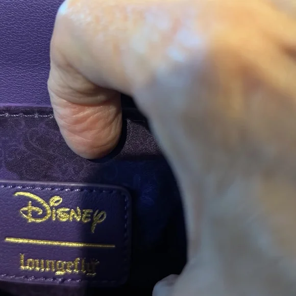 Disney’s loungefly loungefly Aladdin from the princess collection Crossbody bag - Picture 5 of 7